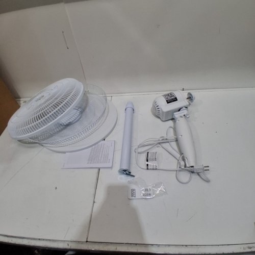 BLACK AND DECKER 16" STAND FAN WITH REMOTE - WHITE image 3