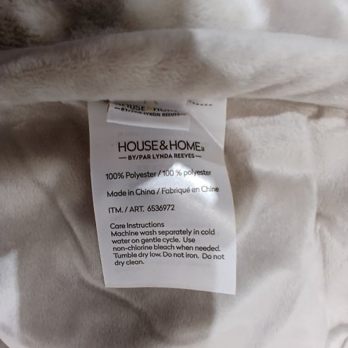 HOUSE & HOME BY LYNDA REEVES LUXE FAUX FUR THROW - 60 " X 70" - CREAM/ BEIGE (MODEL:6536972) image 3