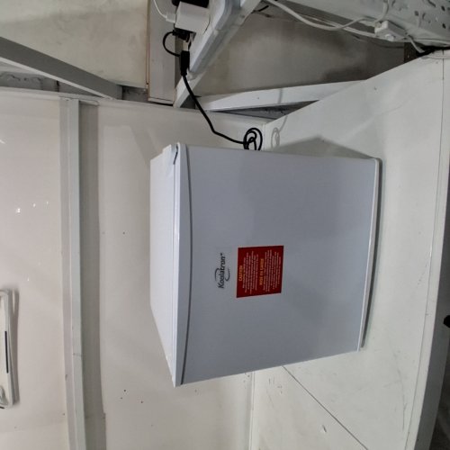 KOOLATRON COMPACT UPRIGHT PORTABLE CUBE FREEZER, 1.2 CUBIC FEET (34L) MINI FREEZER - WHITE (MODEL: KTUF34) image 2