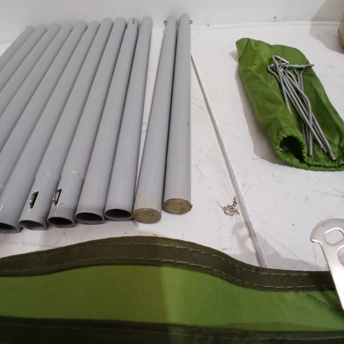LIGHTWEIGHT CAMPING TARP WITH POLES - 12FT X 9FT - GREEN image 4