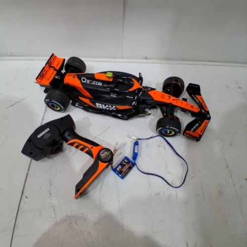 MAISTO TECH R/C FORMULA 1 CAR MCLAREN LANDO NORRIS - 1:10 SCALE - ORANGE/BLACK (MODEL:2639040) image 3