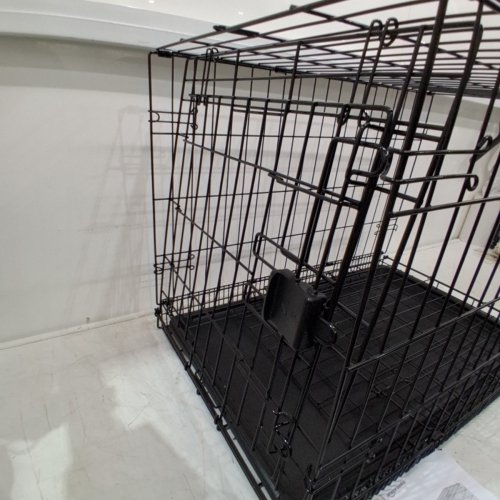 AMAZON BASICS SINGLE DOOR FOLDABLE METAL WIRE DOG CRATE WITH TRAY - 30" X 19" X 21" - BLACK (MODEL: 9001N-30A) image 4