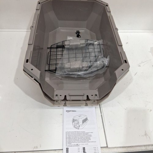 AMAZON BASICS PET CARRIER KENNEL WITH WIRE VENTILATION, 23" - BEIGE/GREY image 2