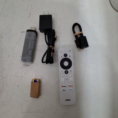 ONN. GOOGLE TV 2K FULL HD STREAMING DEVICE WITH VOICE CONTROL - BLACK (MODEL: 100133520) image 2