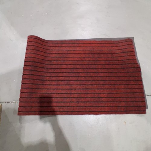 BESTVUE RUNNER RUGS WITH RUBBER BACKING - 2FT X 6FT - RED image 2