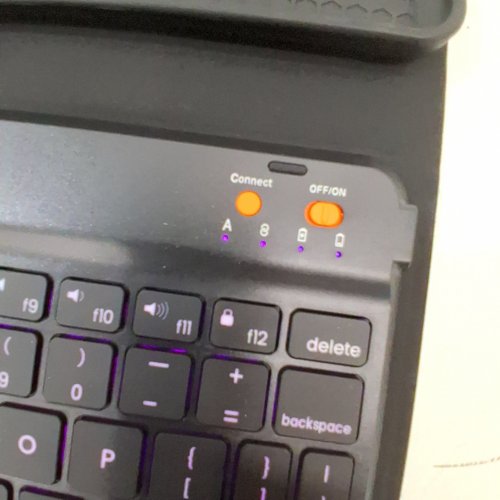 WIRELESS BLUETOOTH KEYBOARD WITH CASE FOR IPAD AIR- BLACK image 2