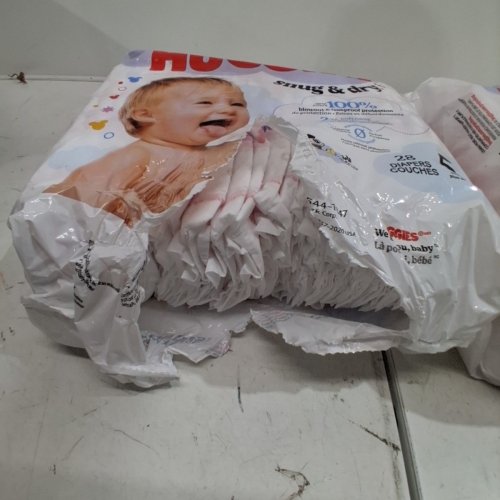 56PK HUGGIES SNUG & DRY DIAPERS - SIZE 5 image 2