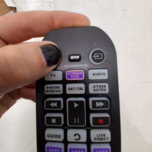 ONN. 6-DEVICE UNIVERSAL REMOTE CONTROL - COMPATIBLE WITH ALL MAJOR BRANDS - BLACK image 2
