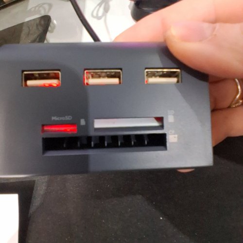 VIVITAR MULTI-PORT USB HUB - BLACK image 2