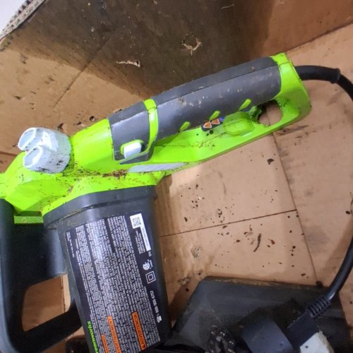 GREENWORKS CORDED CHAINSAW, 14" BLADE, 10.5A (GREEN) (MODEL: 20222) image 3
