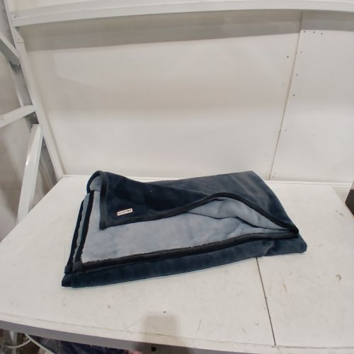 HUNTER REVERSIBLE THROW BLANKET - 60" X 70" - BLUE/DARK BLUE (STYLE : 1241344) image 2