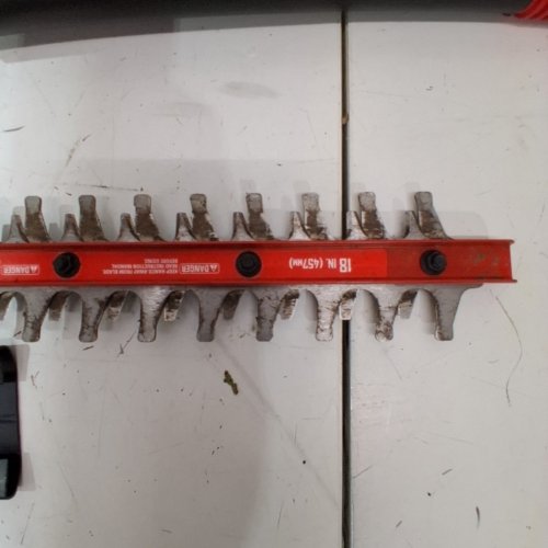 CRAFTSMAN 20V MAX POLE CORDLESS HEDGE TRIMMER - 18" - RED (MODEL: CMCPHT818D1) image 4