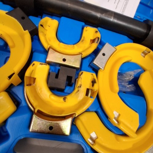 PROFESSIONAL STRUT COIL SPRING COMPRESSOR AND EXTRACTOR WITH YOLK PROTECTOR SUITABLE FOR MACPHERSON STRUT COIL SPRINGS - 1000KG - BLUE image 3