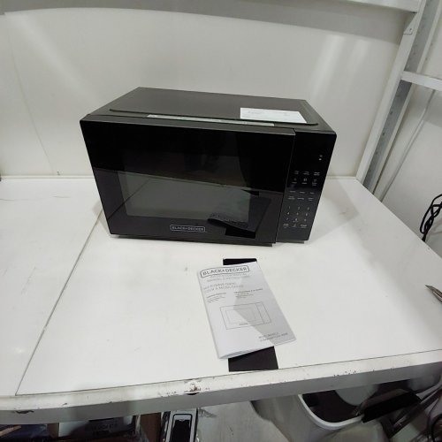 BLACK+DECKER COUNTERTOP MICROWAVE OVEN - 1.1 CU. FT/900W - BLACK (MODEL: EM9P04P11/CA) image 3