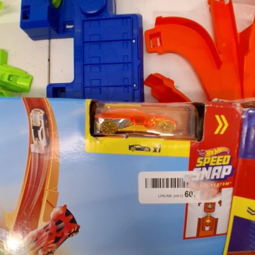 HOT WHEELS STUNT MID-AIR CRASH TRACK SET WITH 1:64 SCALE DIECAST TOY CAR & MOTORIZE BOOSTER - MULTI-COLOURED (MODEL: JKJ78 ) image 4