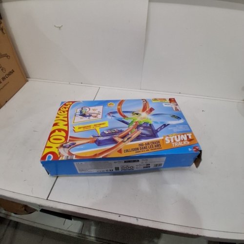 HOT WHEELS STUNT MID-AIR CRASH TRACK SET WITH 1:64 SCALE DIECAST TOY CAR & MOTORIZE BOOSTER - MULTI-COLOURED (MODEL: JKJ78 ) image 6