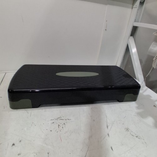 AMAZON BASICS AEROBIC EXERCISE STEP PLATFORM - BLACK\GREY image 2