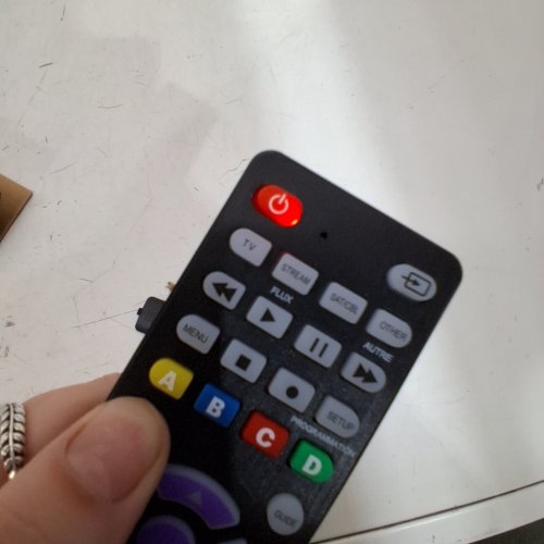 ONN. 4-DEVICE UNIVERSAL REMOTE CONTROL - COMPATIBLE WITH ALL MAJOR BRANDS - BLACK image 2