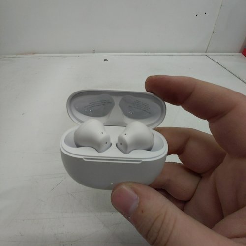 ONN. WIRELESS NOISE CANCELLING EARPHONES WITH CHARGING CASE - UP TO 40 HOURS PLAYTIME, IPX5 - WHITE image 2
