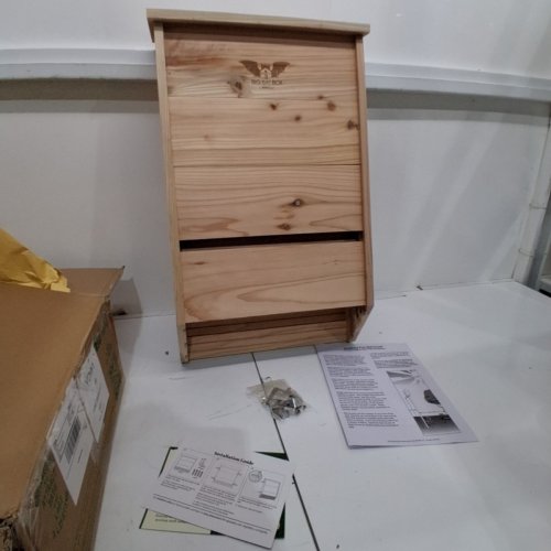 WILDYARD BIG BAT BOX HOUSE - 3-CHAMBERS - UP TO 200 BATS - 27" X 15.5" - CEDAR image 3