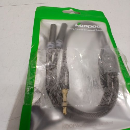 KOOPAO 3.5 MM AUDIO SPLITTER CABLES - BLACK image 3