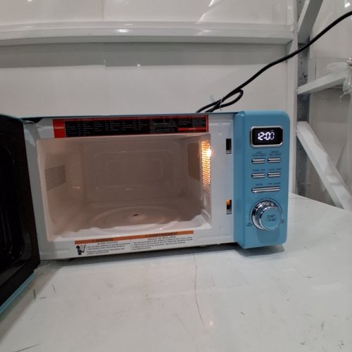 GALANZ RETRO-STYLE DIGITAL MICROWAVE OVEN - 0.7CU.FT - BLUE (MODEL: GLCMKZ07BER07) image 2