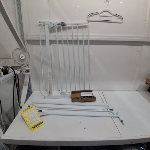 REGALO EASY STEP EXTRA TALL WALK THRU BABY GATE, WHITE MODEL 1166 HDS, 41 INCHES HIGH, FITS 29-36.5 INCH GAPS image 2