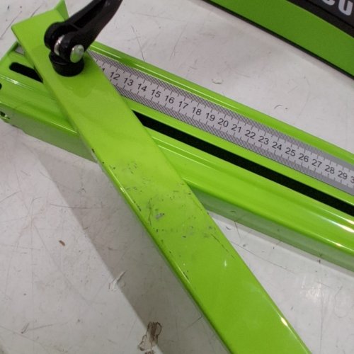 MANUAL TILE CUTTER WITH LASER GUIDE - 31.5" MAX CUTTING WIDTH, 15MM (0.6") MAX CUTTING THICKNESS - GREEN - (MODEL: E300-800) image 3