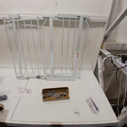 REGALO EASY STEP EXTRA WIDE BABY GATE - 30" X 29"-49" - WHITE (MODEL: 1164 EW DS) image 2