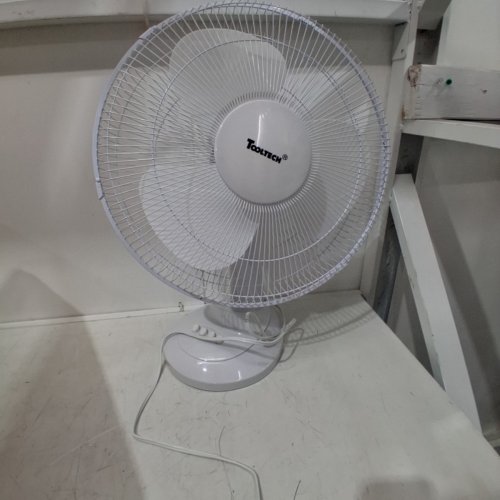 TOOLTECH 16" 3-SPEED INDOOR OSCILLATION DESK FAN - WHITE (MODEL: 100076) image 3
