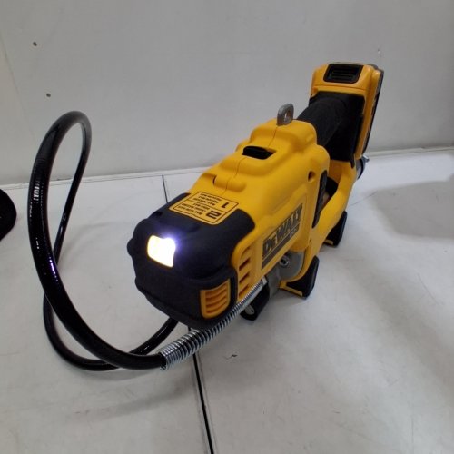 DEWALT CORDLESS VARIABLE SPEED GREASE GUN *TOOL ONLY* - 20 V - 10000 PSI - YELLOW (MODEL: DCGG581) image 2