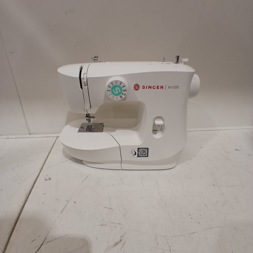 SINGER LIGHTWEIGHT PORTABLE SEWING MACHINE WITH ACCESSORY KIT AND LED LIGHT - 57 STITCH APPLICATIONS - 1 STEP BUTTON HOLE - WHITE (MODEL: M1500) image 3