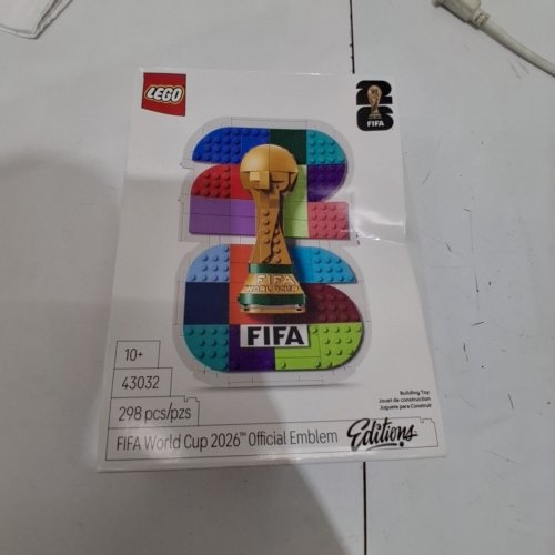 LEGO FIFA WORLD CUP 2026 OFFICIAL EMBLEM BUILDING TOY - 298 PCS - MULTICOLOUR (MODEL: 43032) image 2