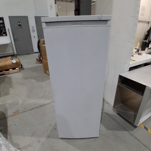 FRIGIDAIRE UPRIGHT FREEZER WITH 6 SHELVES - 6CU.FT - WHITE - (MODEL: FFUM0623AW) image 3