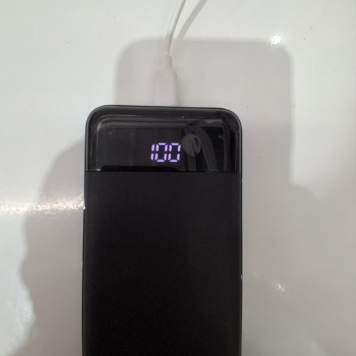 CHARMAST POWER BANK WITH BUILT IN CABLES - 10000 MAH - 5 3/4" - BLACK (MODEL: W1148) image 2