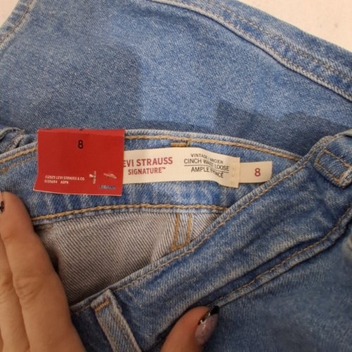 LEVI STRAUSS SIGNATURE VINTAGE CINCH WAIST LOOSE JEANS - SIZE 8 - LIGHT BLUE image 2