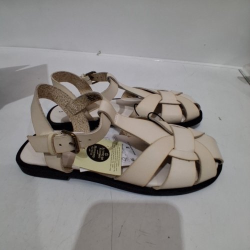 GIRLS GEORGE SANDALS - SIZE 3 - BEIGE image 3
