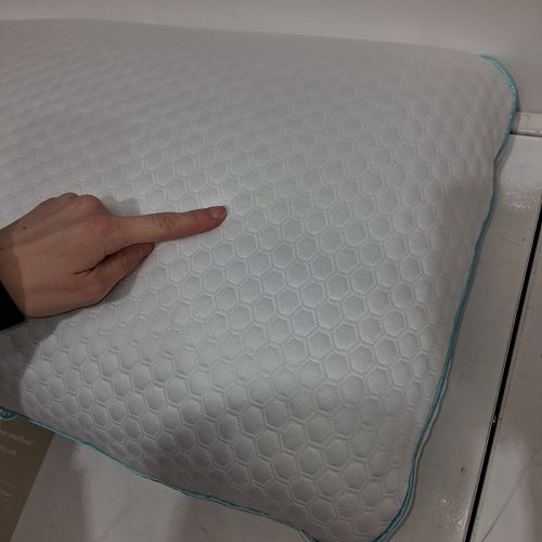 MARTHA STEWART COOLING MEMORY FOAM PILLOW - QUEEN - WHITE/BLUE PIPING (MODEL: 1392500) image 3