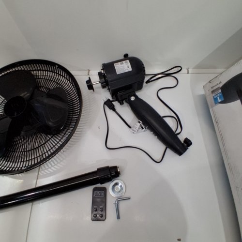 BLACK + DECKER STAND FAN WITH REMOTE - 16" DIAMETER - BLACK (MODEL: BFSR16B-01) image 4