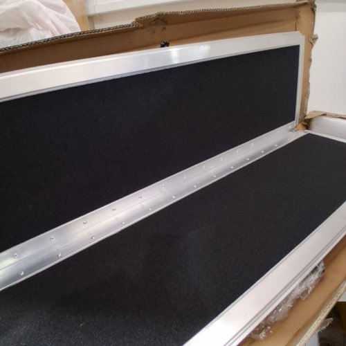 VEVOR PORTABLE WHEELCHAIR RAMP - 800LBS CAPACITY - 4FT- SILVER (MODEL : HXZDPD48) image 4