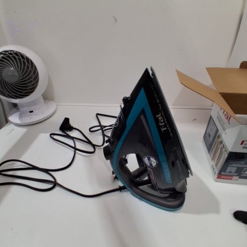 T-FAL ULTRAGLIDE PLUS ENHANCED STEAM IRON WITH CALCIUM COLLECTOR - BLACK/TEAL (MODEL: 1980969/FV5871Q0) image 3