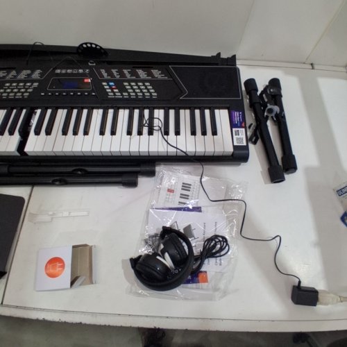 ROCKJAM 61 KEY KEYBOARD PIANO WITH PITCH BEND KIT, KEYBOARD STAND, AND PIANO BENCH - 9V - BLACK (MODEL: RJ5061) image 5