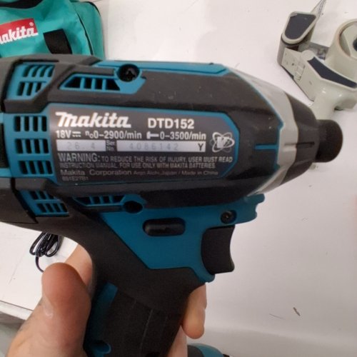 5PC MAKITA LXT COMPACT 2-TOOL COMBO KIT WITH COMPACT BATTERIES, CHARGER & TOOL BAG - 1/4" IMPACT DRIVER - 18 V - BLUE/BLACK (MODEL: DLX2141Y02) image 3