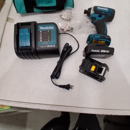 5PC MAKITA LXT COMPACT 2-TOOL COMBO KIT WITH COMPACT BATTERIES, CHARGER & TOOL BAG - 1/4" IMPACT DRIVER - 18 V - BLUE/BLACK (MODEL: DLX2141Y02) image 5