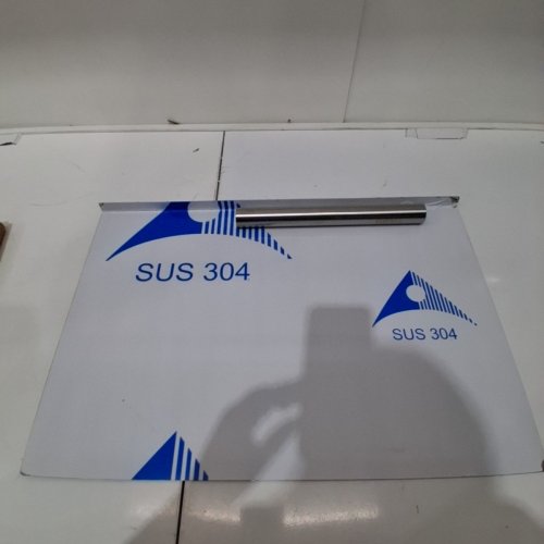 STAINLESS STEEL CUTTING BOARD WITH LIP AND ROLLER - 24" X 16" (MODEL: W4PEKRYY) image 3