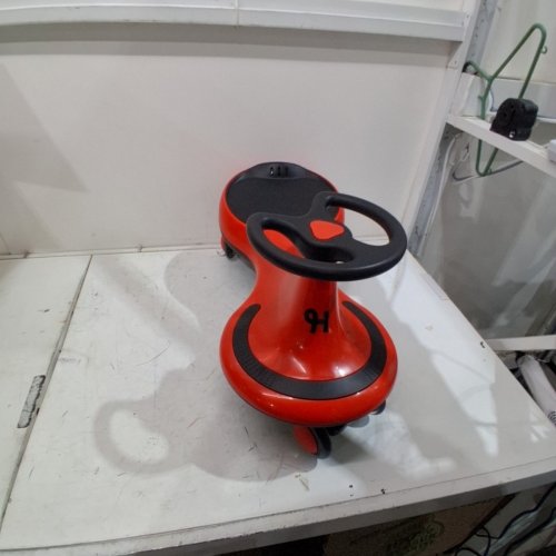KID'S HURTLE RIDE-ON SWING CAR - AGES 2+ - RED/BLACK (MODEL: HUSWC27RD) image 2