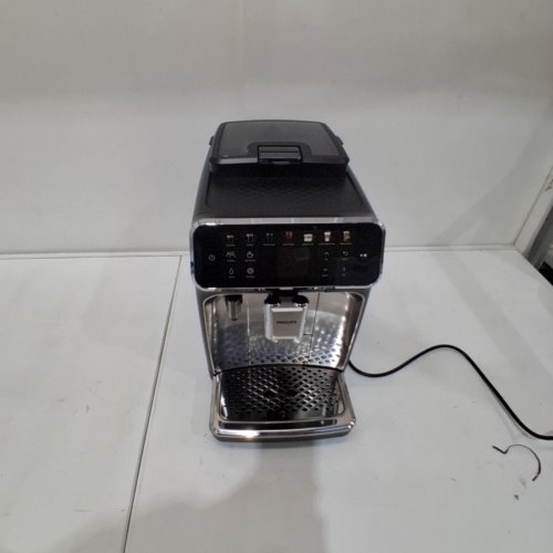 PHILIPS 4400 SERIES LATTEGO FULLY AUTOMATIC ESPRESSO MACHINE WITH BUILT-IN GRINDER & MILK FROTHER - BLACK/CHROME (MODEL: EP4447/90) image 3