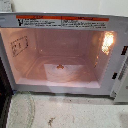 COMFEE COUNTERTOP MICROWAVE OVEN - 0.7 CU.FT/700W - WHITE (MODEL: CM-M201K(WH)) image 3