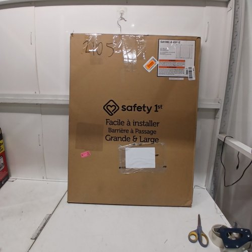 SAFETY 1ST EASY INSTALL TALL AND WIDE WALK THRU GATE - 29"-47" X 36" - WHITE (MODEL: GA106CWHOF1Z) image 4