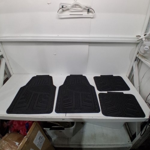 4PC AMAZON BASICS UNIVERSAL CARPETED FLOOR MATS - GREY image 2